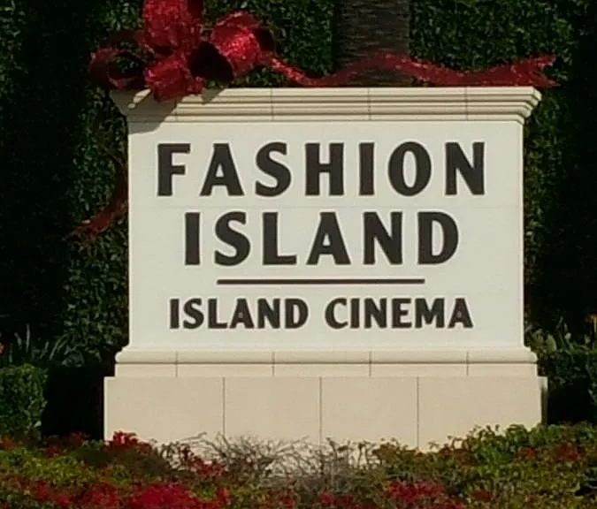 Shop for the best at Fashion Island. Walk to the nearby Eastbluff Village Shopping Center, Ralph's grocery, CVS pharmacy, urgent care, ZPizza and more.