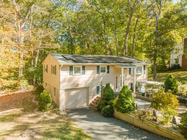 6 Marion Drive, East Lyme, CT 06333