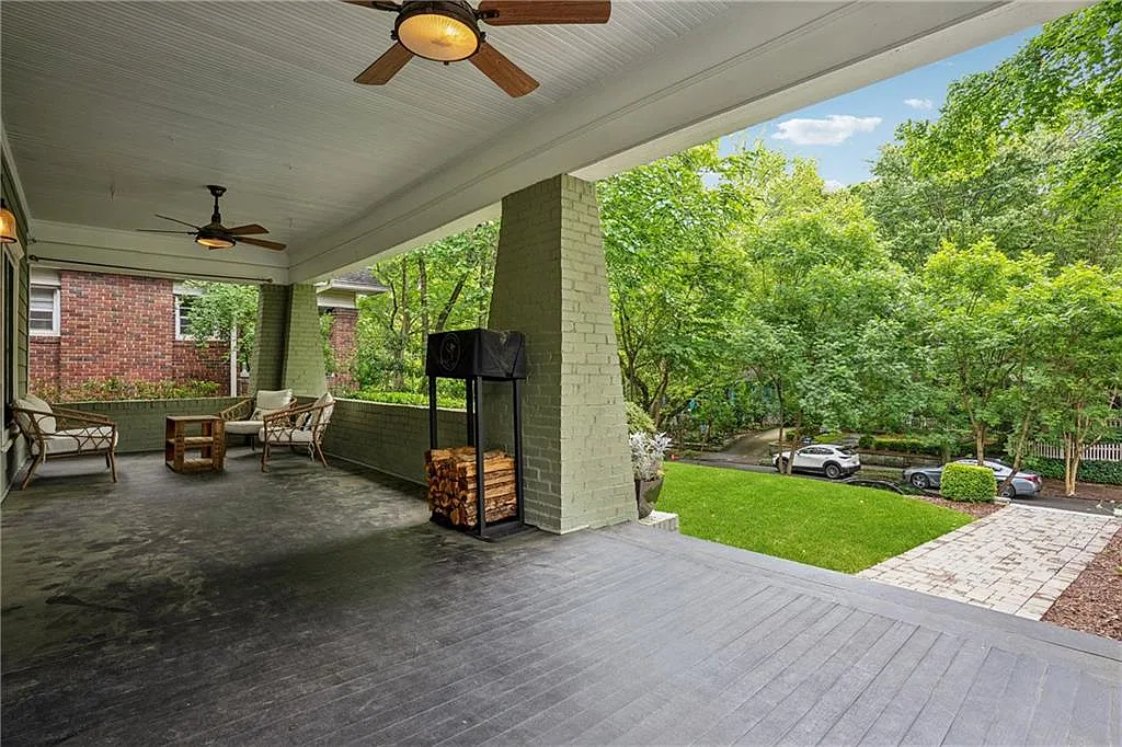 4 bed, 3.0 bath, 2957 sqft, $8,500 — Photo 2