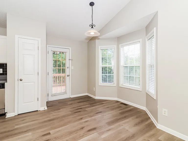 124 Hunter Pl — Photo 7