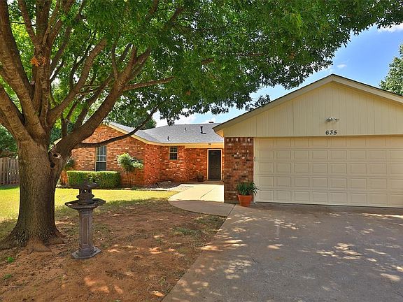3rd image of 635 Oldham Ct W