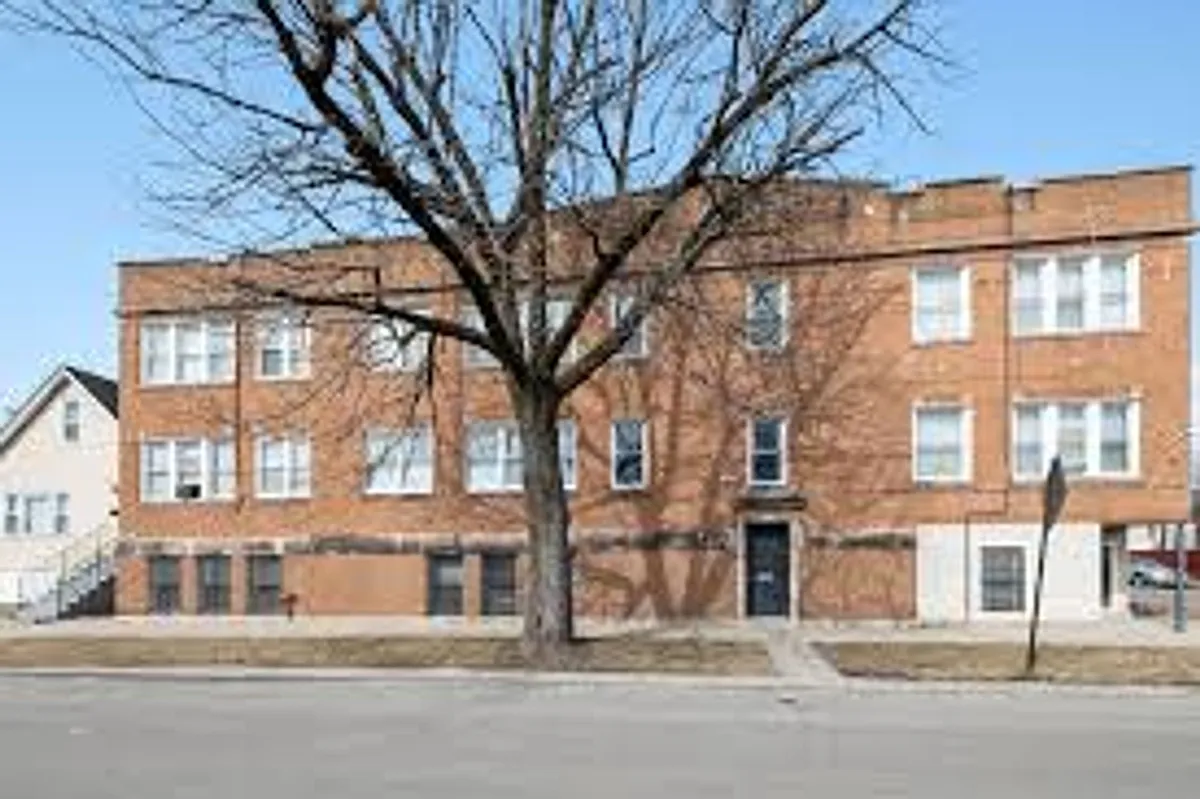 Building Photo - 7956 S Normal Ave