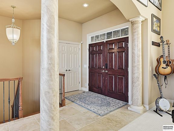 4th image of 4802 Lakeside Cir