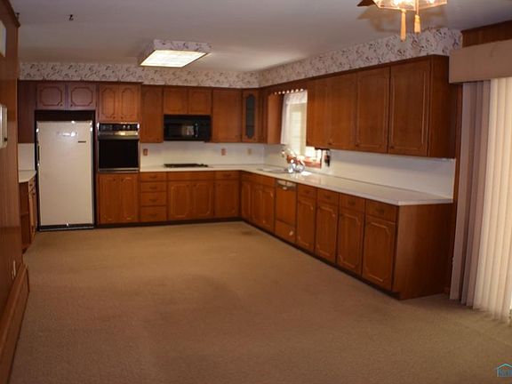 2nd image of 19490 W Artzheim Ln
