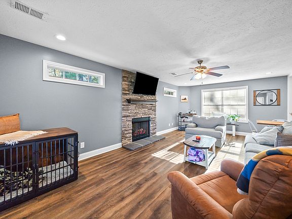 5th image of 552 Louise Creek Rd