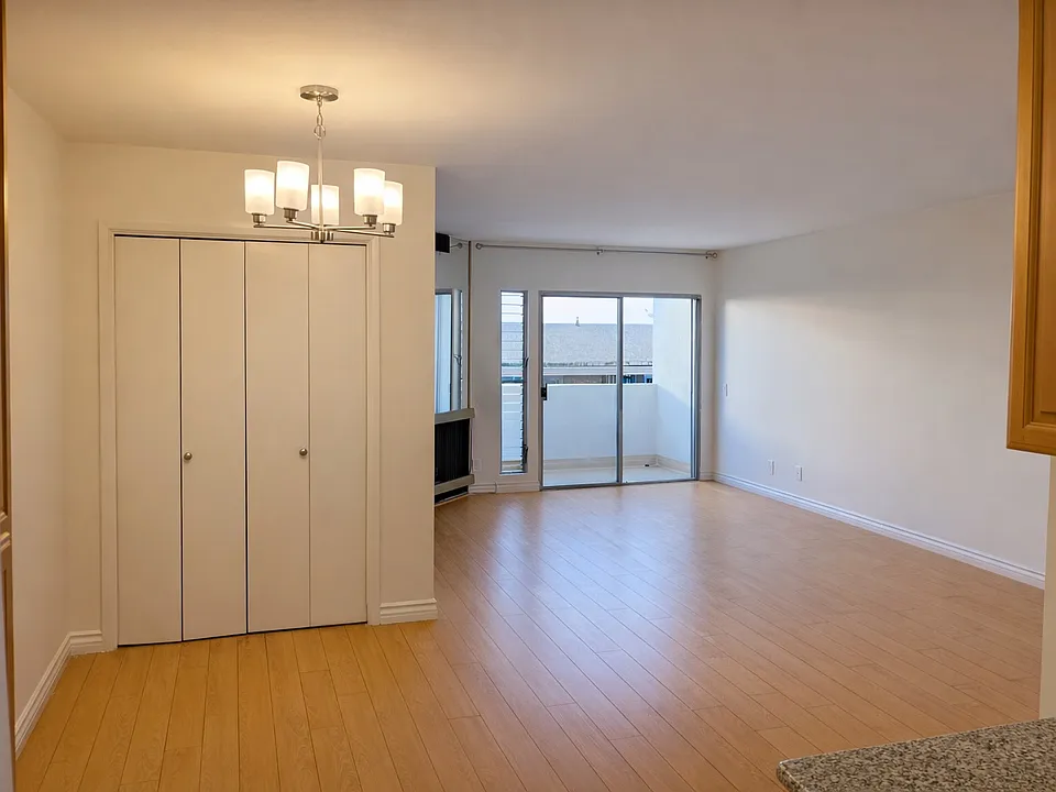 831 3rd Street, Santa Monica CA 90403, Dinning and Leaving Room