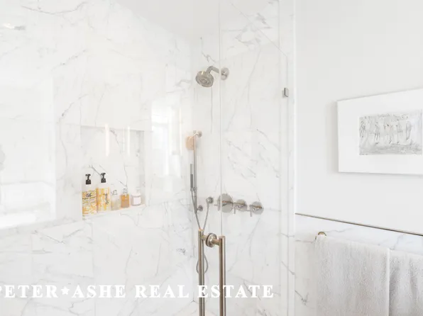 305 East 51st Street image 21 of 25