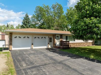 5311 4th St SW, Minot, ND, 58701