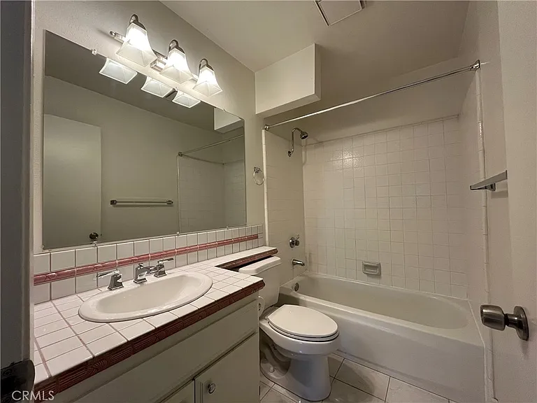 2534 Roxy St — Photo 7