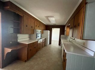 213 E Pecan Rd, Glennville, GA 30427