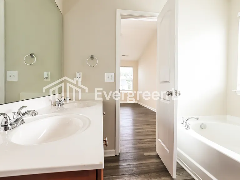 7 Stoud Cir — Photo 8