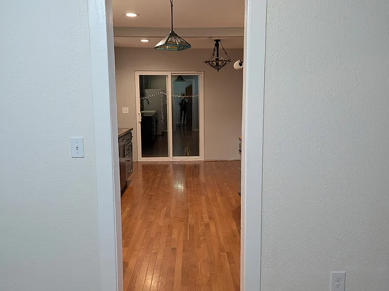 4801 W Irving St — Photo 6