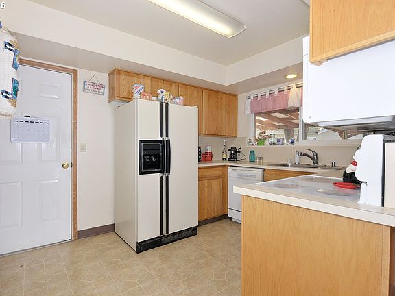 4th image of 4216 NE 106th Ave