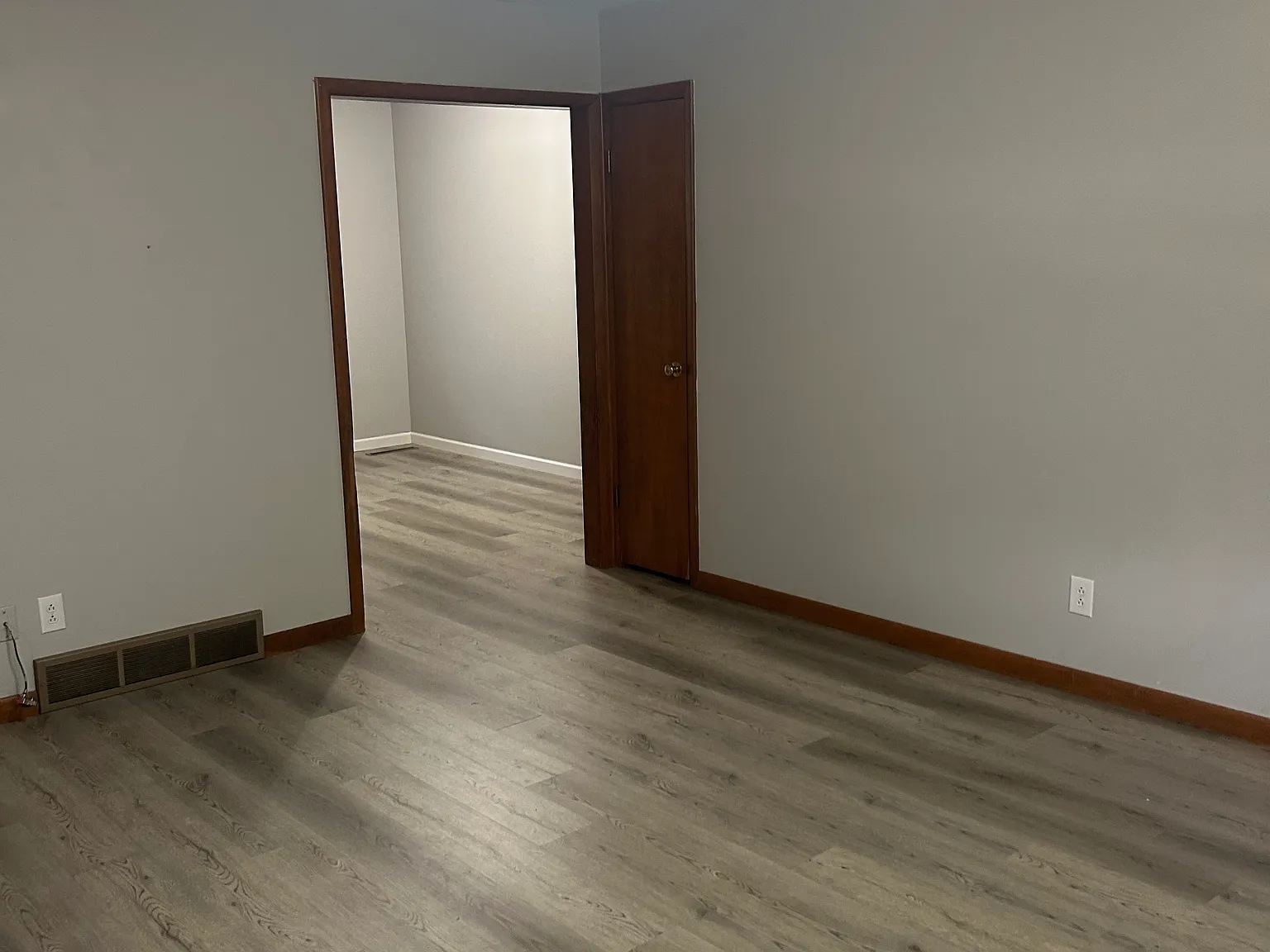 2 bed, 900 sqft, $985 — Photo 4