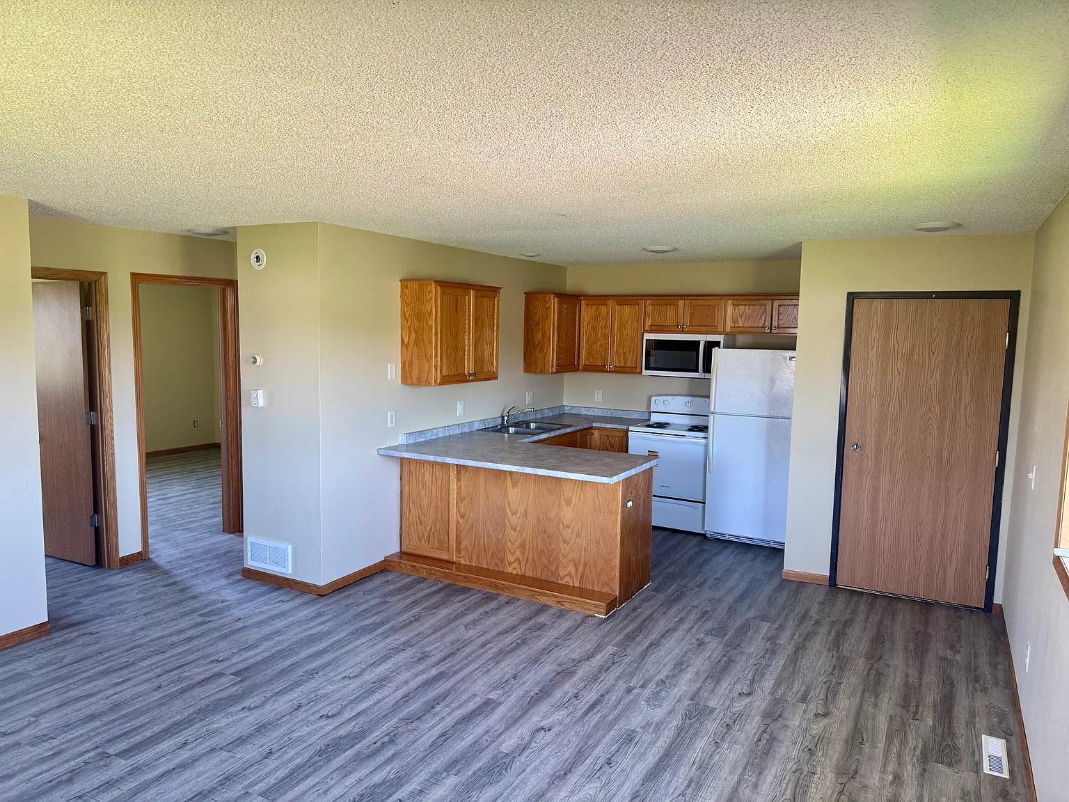1 bed, 600 sqft, $900 — Photo 1