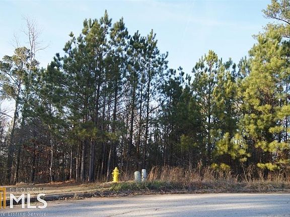 3rd image of 139 King Richard Dr