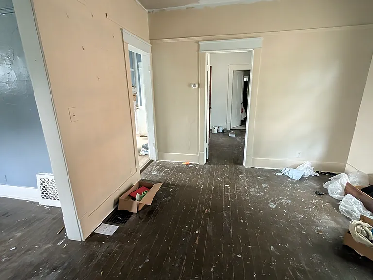 2113 W Howett St — Photo 11