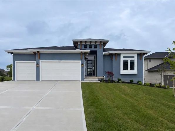 22005 W 99th Ter, Lenexa, KS 66220