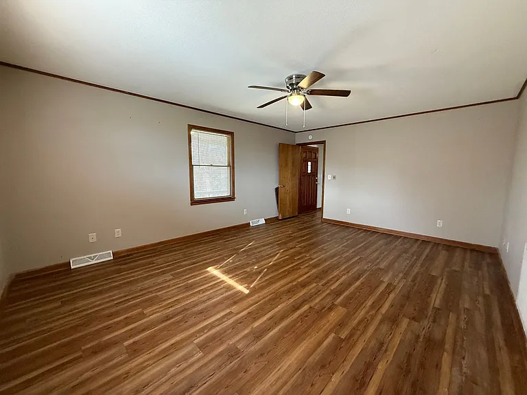 1111 Fairview Rd — Photo 12