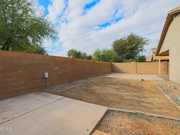 1693 E Milky Way — Photo 30