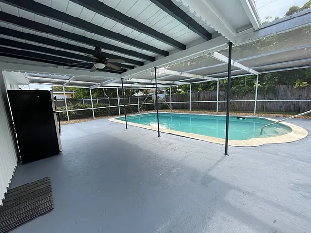 230 SW 65th Way — Photo 23