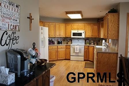 3rd image of 2812 Skylark St