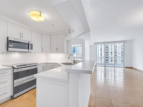 4th image of 801 Brickell Key Blvd APT 2208