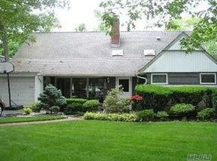 153 Park Ave, Merrick, NY 11566