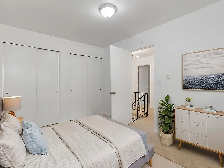 Marlowe Apartments — Photo 6