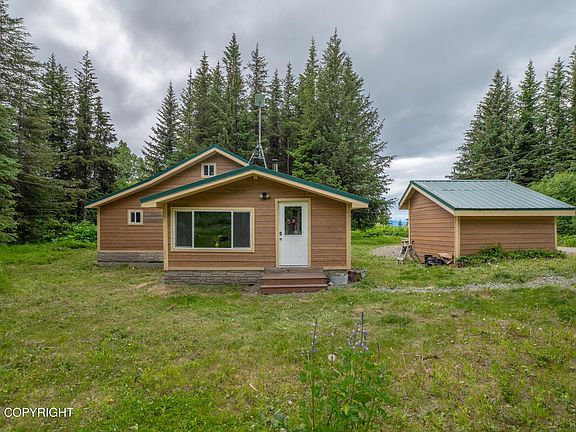 3rd image of 40996 Woodman Ln