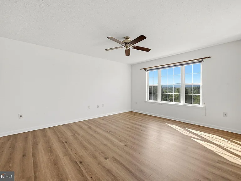 1183 River Bend Ct — Photo 9
