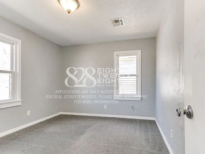 1004 Holly Dr — Photo 25