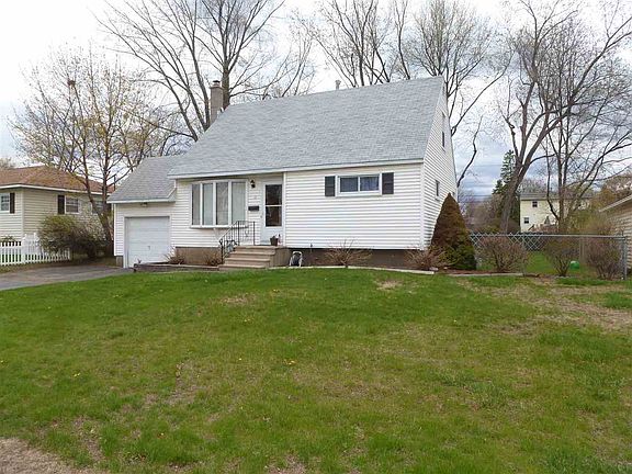 2nd image of 11 Huckleberry Ln