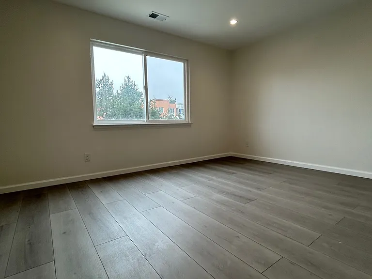 380 Eastmoor Ave #1 — Photo 6