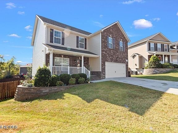 2nd image of 1706 Point Wood Dr