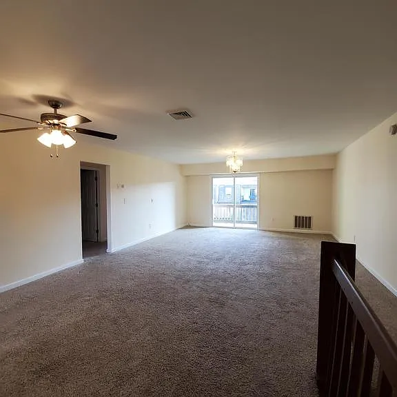 1124 Kaye Ct — Photo 7