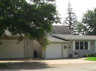 421 Oneida St, New Hartford, IA 50660