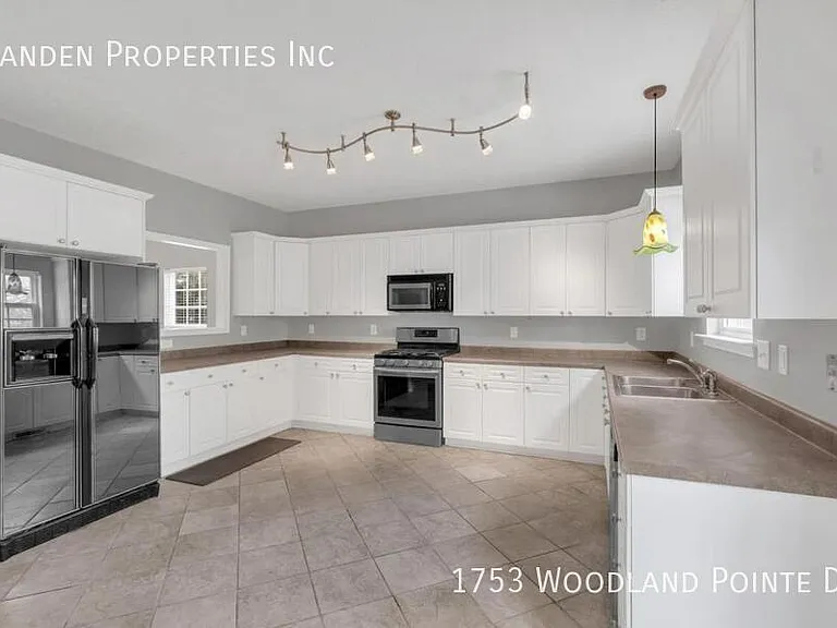 1753 Woodland Pointe Dr — Photo 14