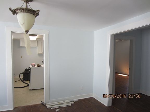 3rd image of 125 E Depot St