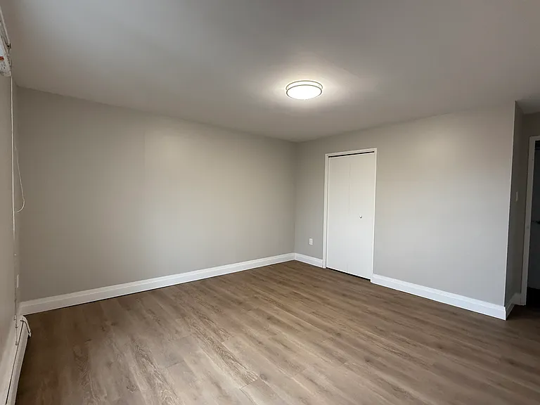 89 Raymond St — Photo 10