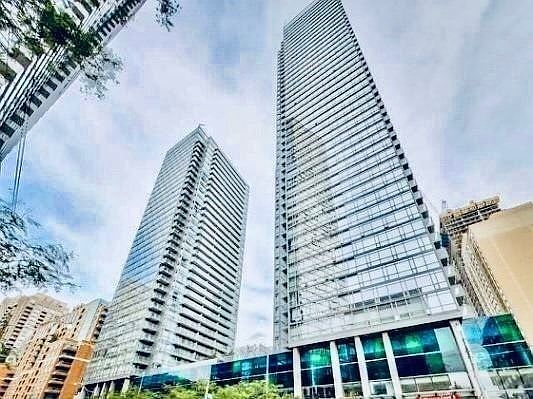 1st image of 38 Grenville St #4002