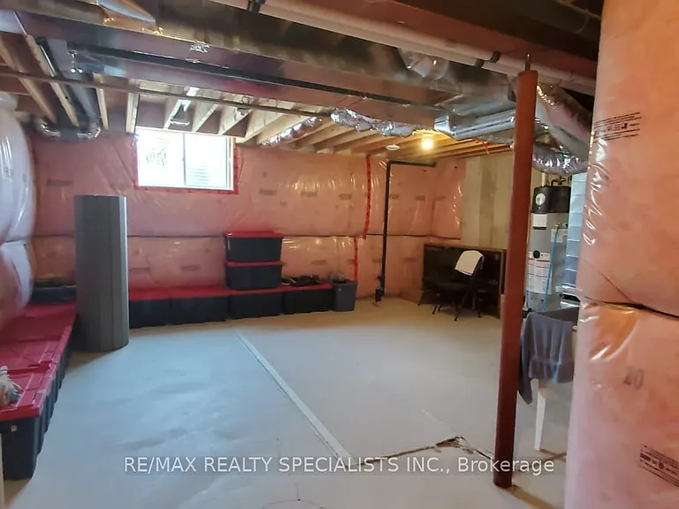 87 Sycamore St — Photo 16