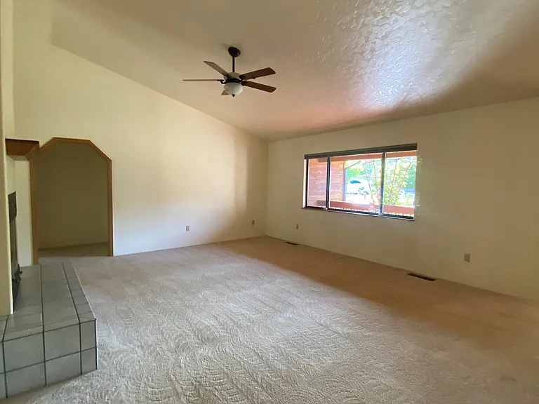 1635 Cedarwood Dr — Photo 5