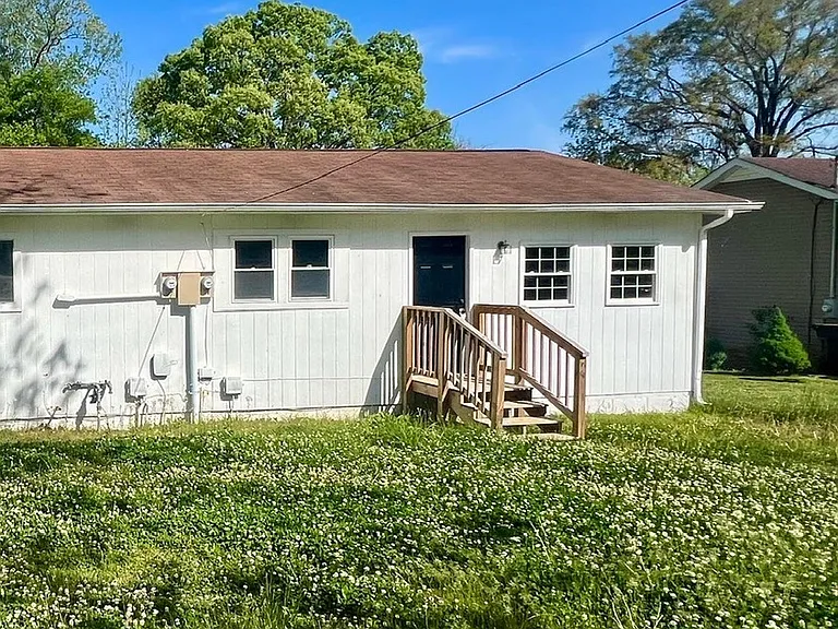 809 S Franklin St — Photo 11