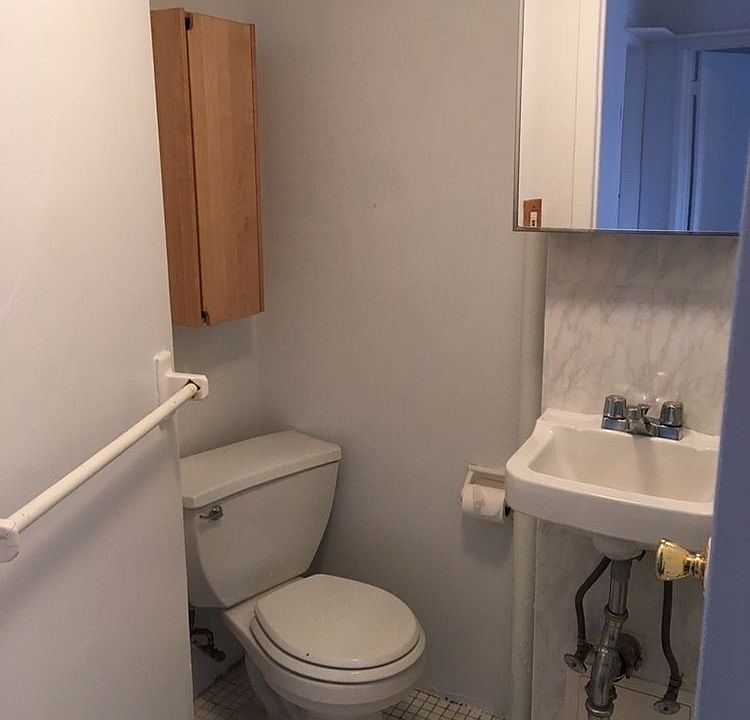 1st image of 529 Carroll St APT 2R