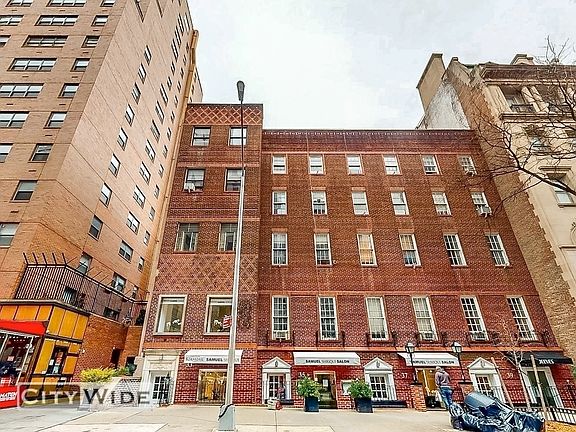 4th image of 37 E 65th St #3C
