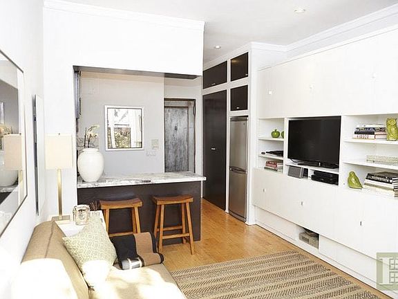 3rd image of 453 W 22nd St APT 2F