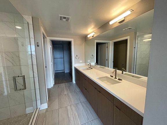 5th image of 605 W Date St #404