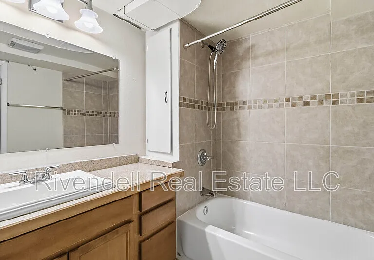 2279 Kendall St — Photo 14