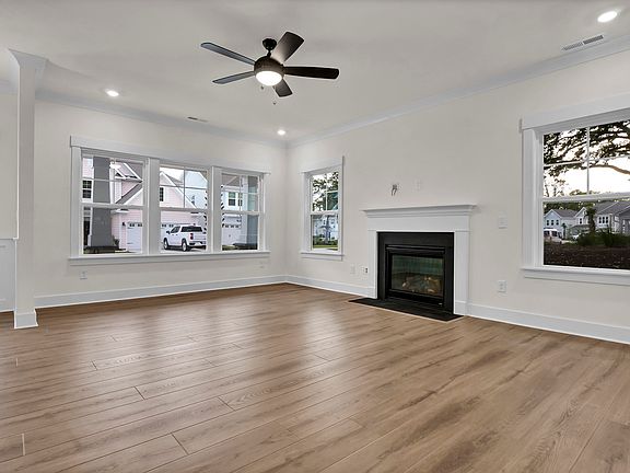 4th image of 1018 Sea Lavender Dr